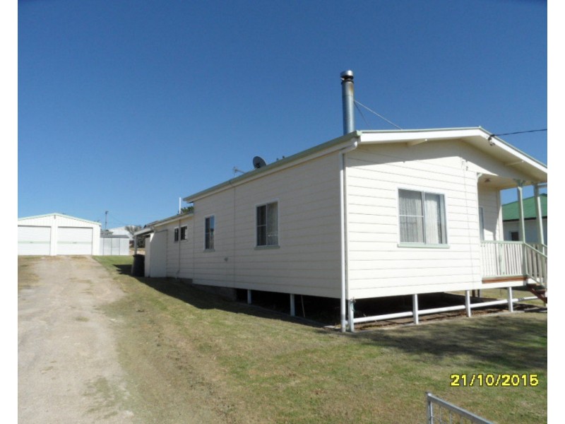 32 Denham Street, Stanthorpe QLD 4380
