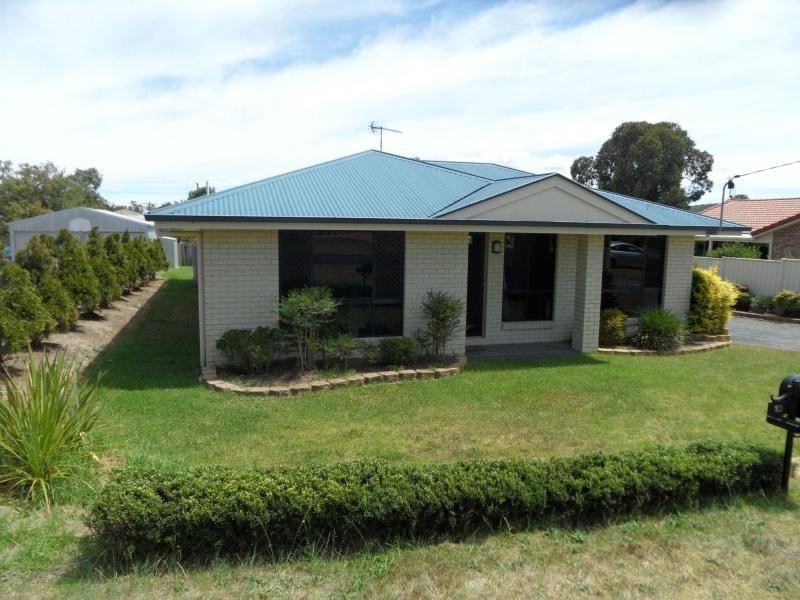 10 Barton Street, Stanthorpe QLD 4380
