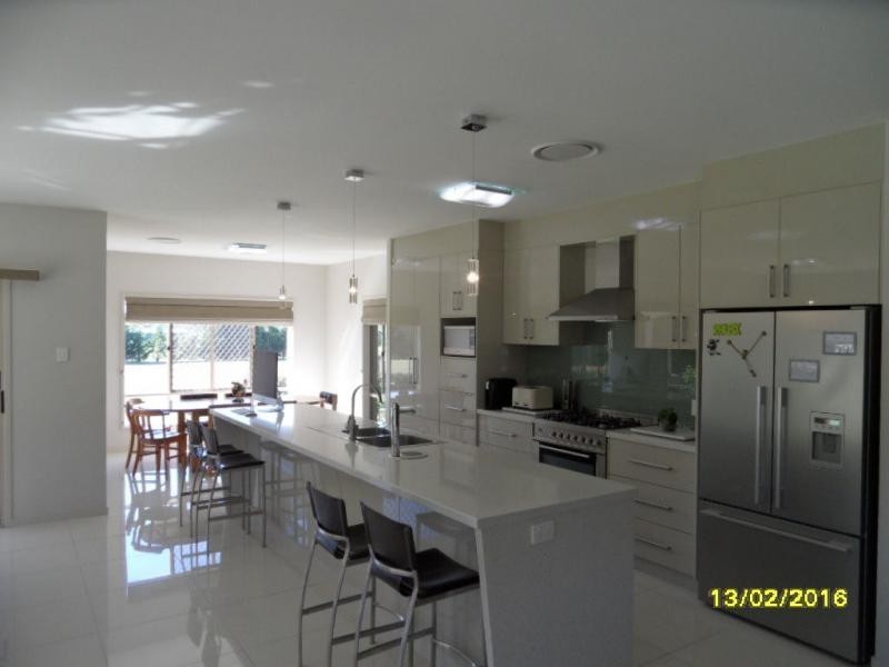 18 Manns Lane, Stanthorpe QLD 4380