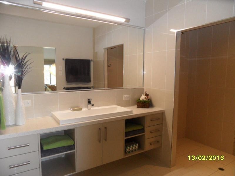 18 Manns Lane, Stanthorpe QLD 4380