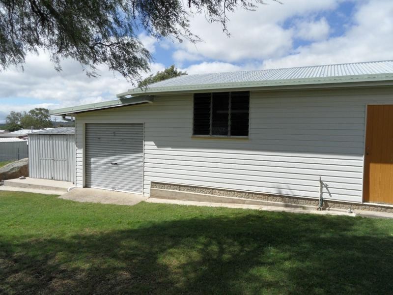 33 Hillcrest Street, Stanthorpe QLD 4380