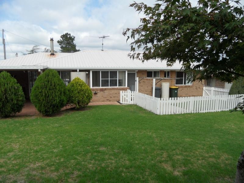 74 College Road, Stanthorpe QLD 4380