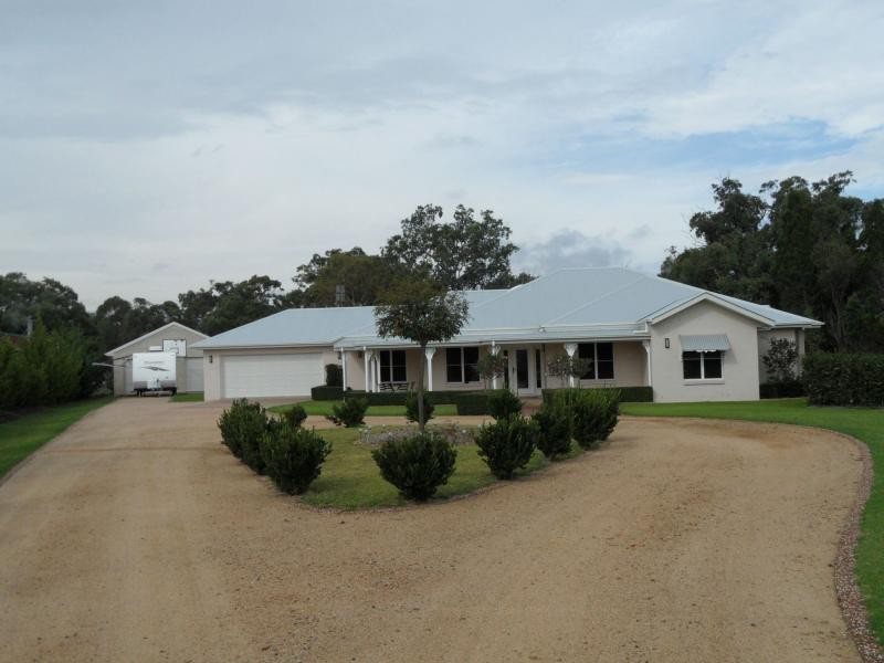 44 Melaleuca Crescent, Stanthorpe QLD 4380