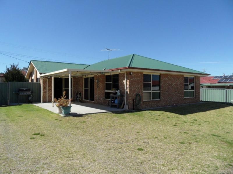 83 College Road, Stanthorpe QLD 4380