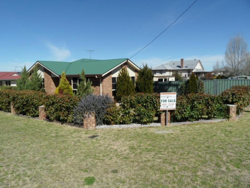 83 College Road, Stanthorpe QLD 4380