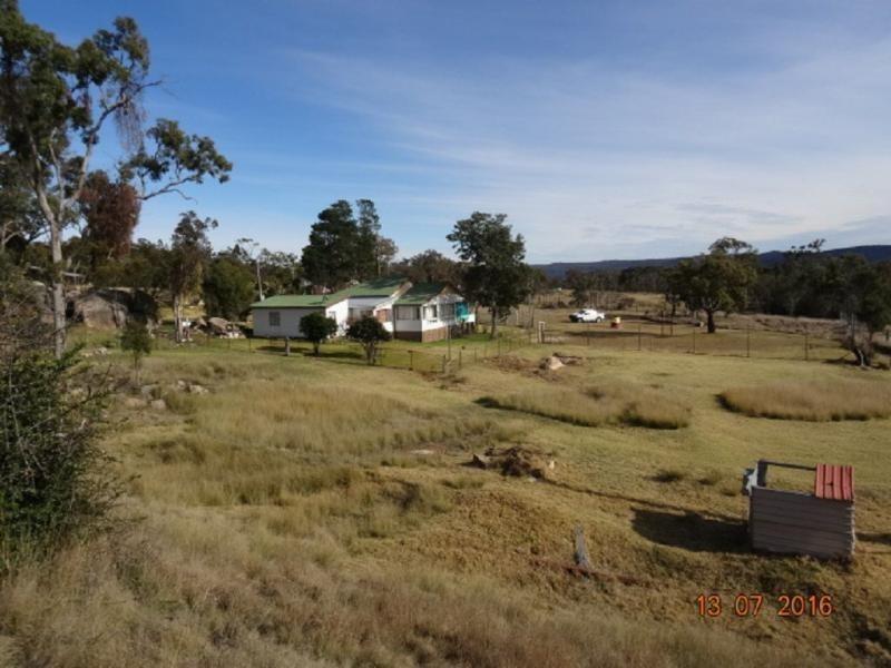 59 Newman Lane, Glen Aplin QLD 4381