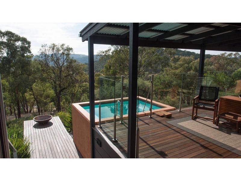 37 Roberts Road, Stanthorpe QLD 4380