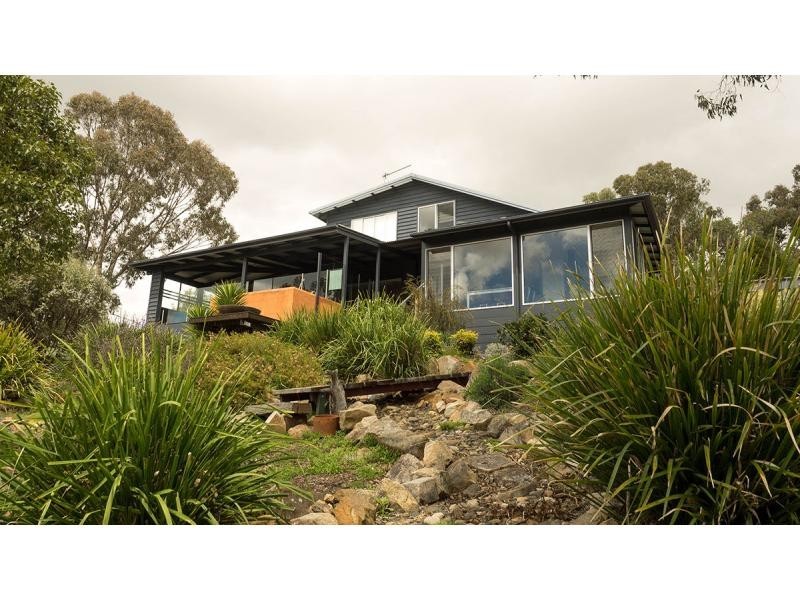 37 Roberts Road, Stanthorpe QLD 4380