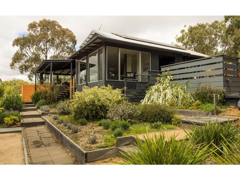 37 Roberts Road, Stanthorpe QLD 4380