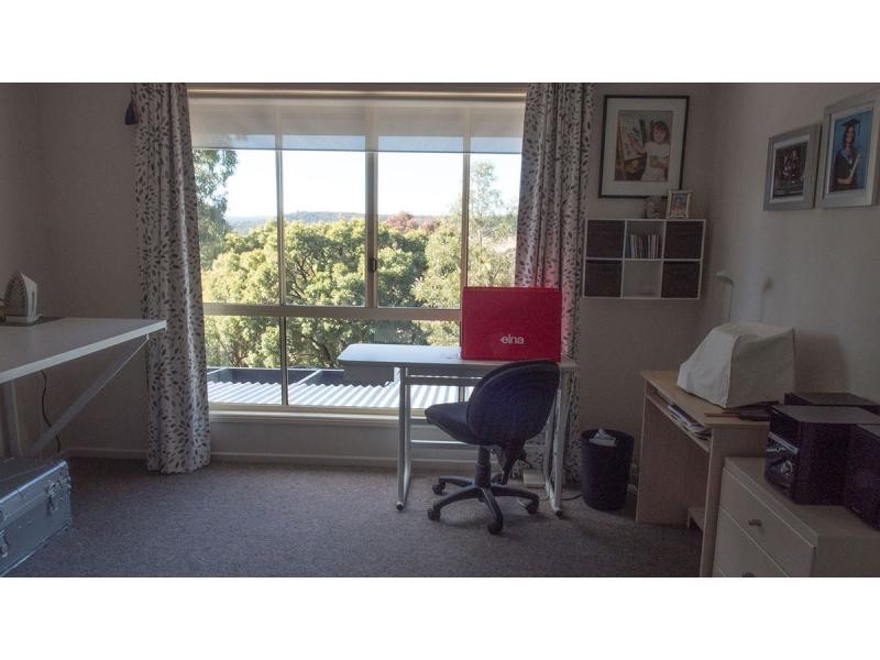 37 Roberts Road, Stanthorpe QLD 4380