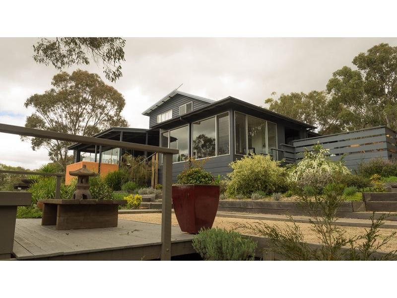 37 Roberts Road, Stanthorpe QLD 4380