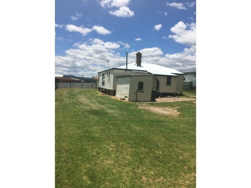 26 McGregor Terrace, Stanthorpe QLD 4380