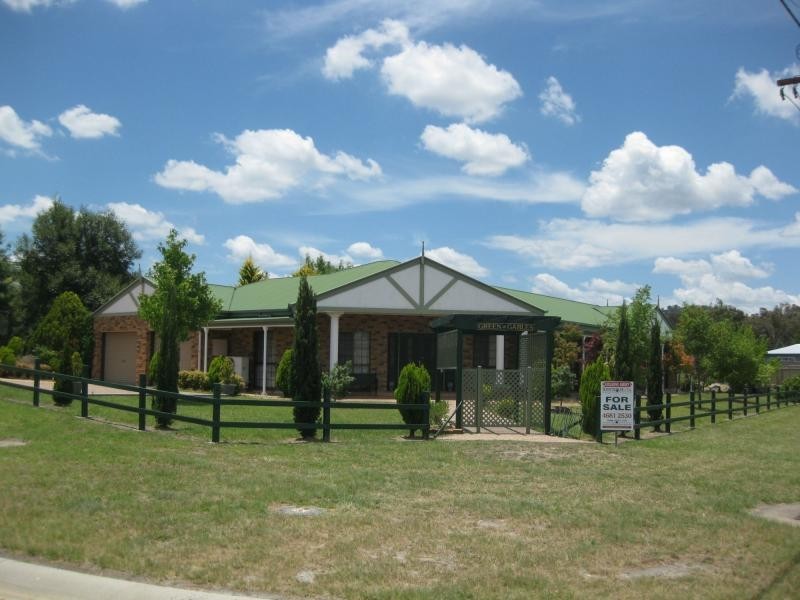 21 Fairway Crescent, Stanthorpe QLD 4380