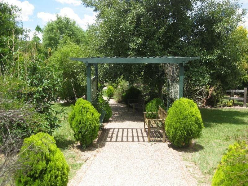 21 Fairway Crescent, Stanthorpe QLD 4380