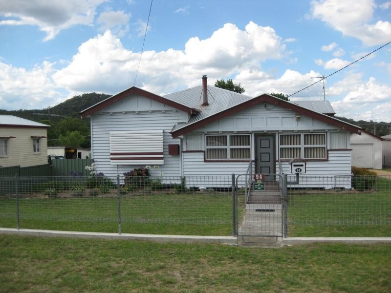94 Lock Street, Stanthorpe QLD 4380