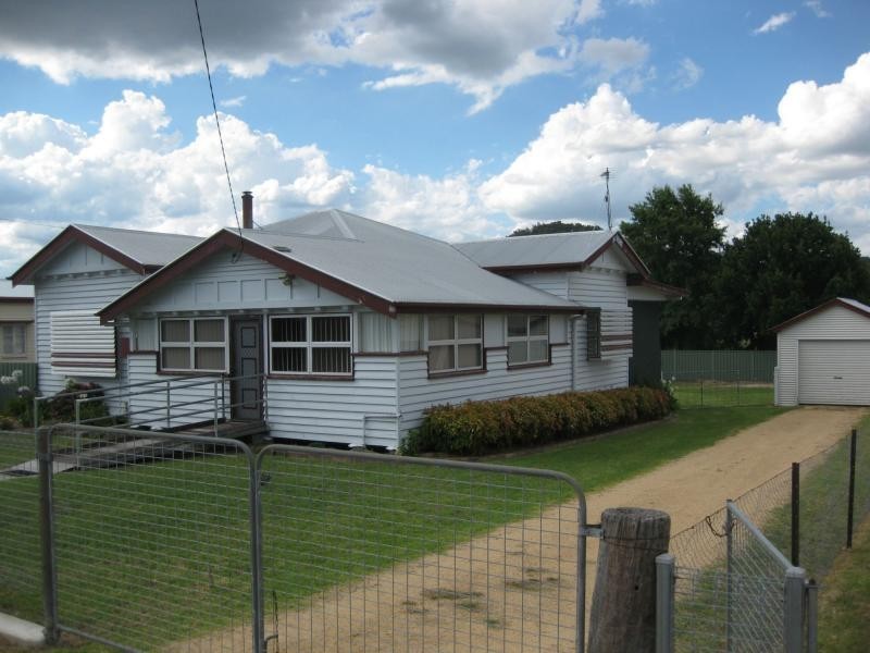 94 Lock Street, Stanthorpe QLD 4380