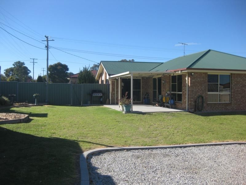 83 College Road, Stanthorpe QLD 4380