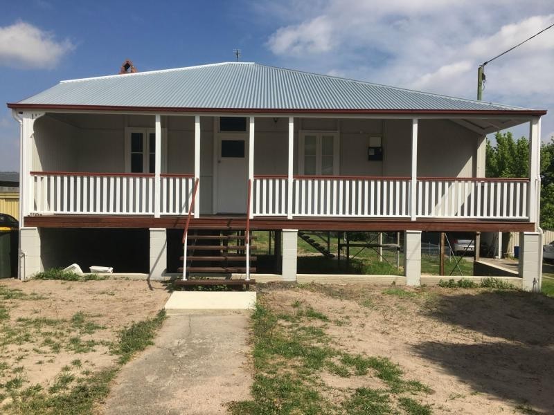 14 Aplin Street, Stanthorpe QLD 4380