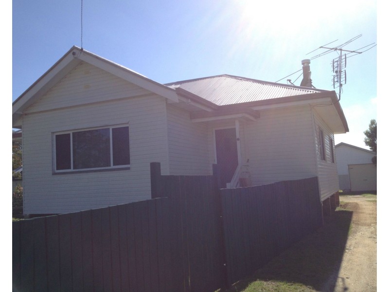 9 STANTON St, Stanthorpe QLD 4380