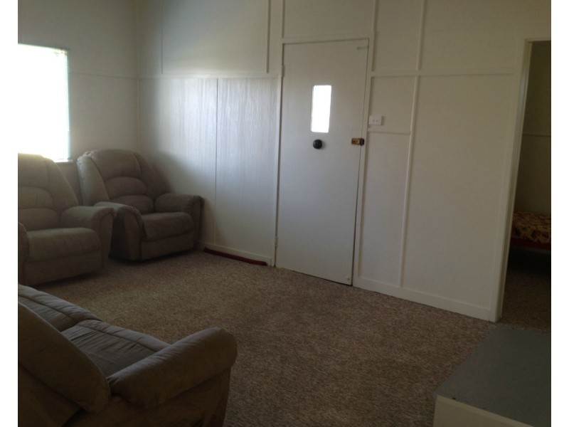 9 STANTON St, Stanthorpe QLD 4380