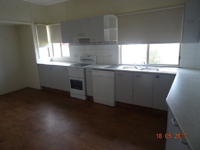 11 Stanton Street, Stanthorpe QLD 4380