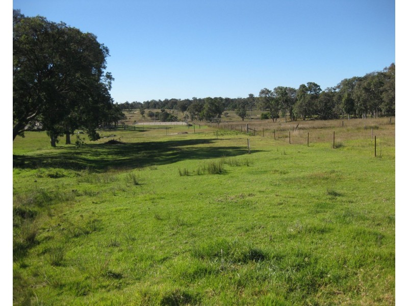 54 Rene Lane, Mount Tully QLD 4380