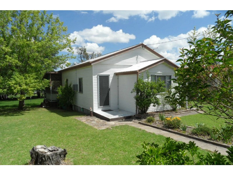10 Aplin Street, Stanthorpe QLD 4380