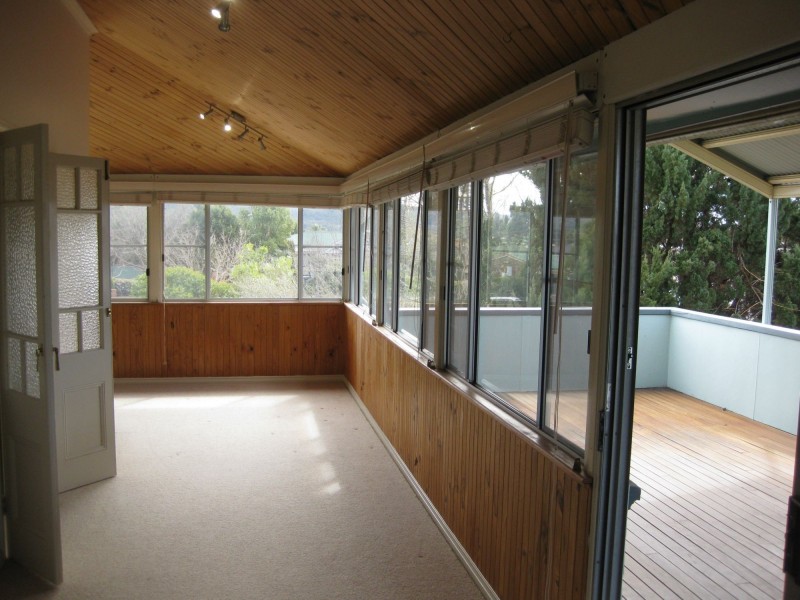 17 Wallangarra Road, Stanthorpe QLD 4380