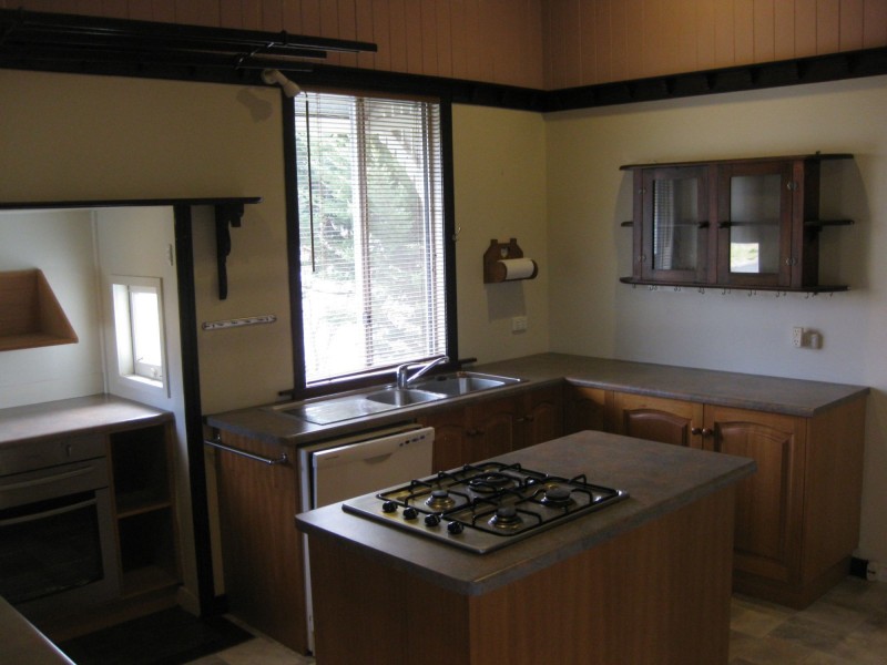 17 Wallangarra Road, Stanthorpe QLD 4380