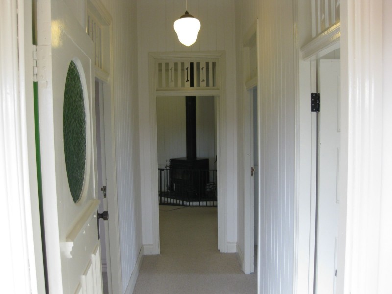 17 Wallangarra Road, Stanthorpe QLD 4380