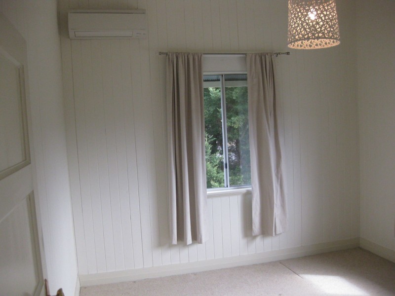 17 Wallangarra Road, Stanthorpe QLD 4380