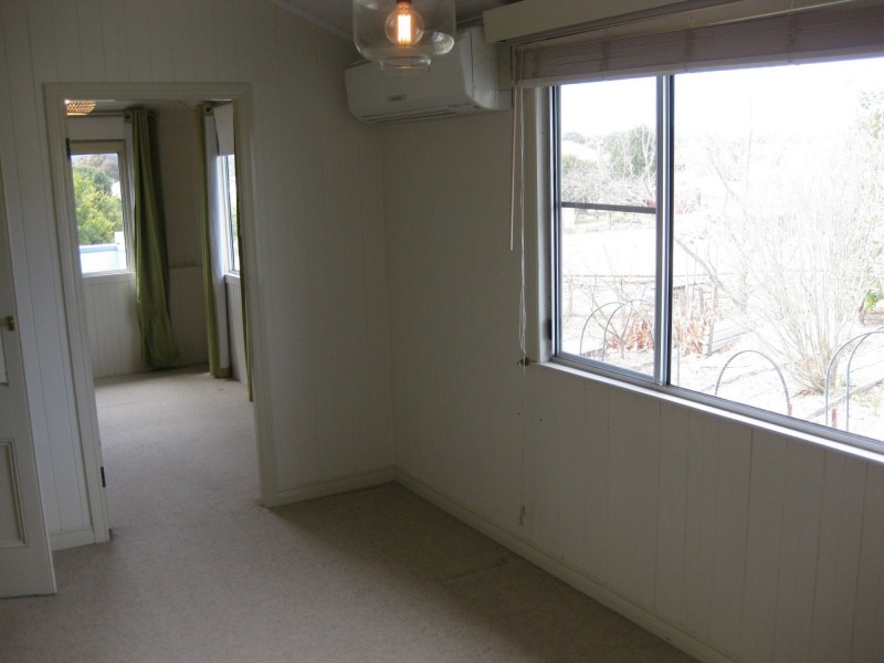 17 Wallangarra Road, Stanthorpe QLD 4380