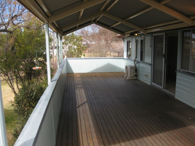 17 Wallangarra Road, Stanthorpe QLD 4380