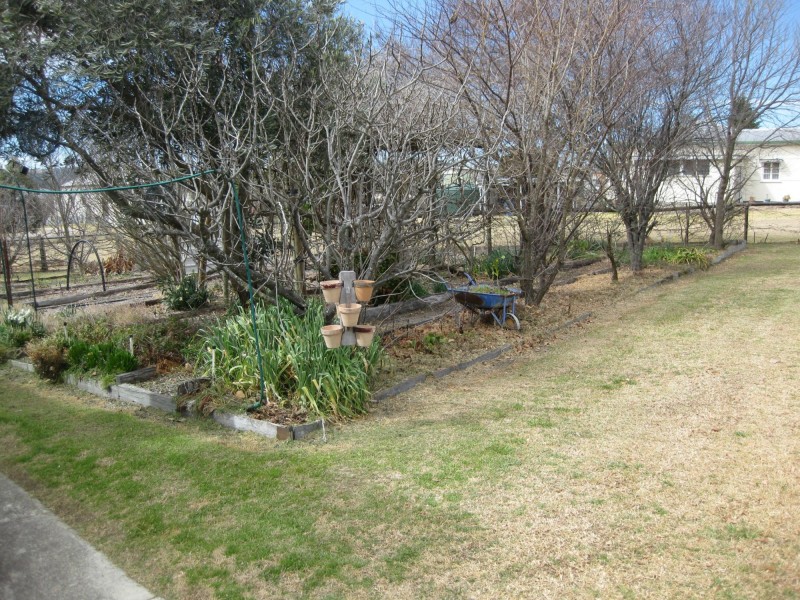 17 Wallangarra Road, Stanthorpe QLD 4380