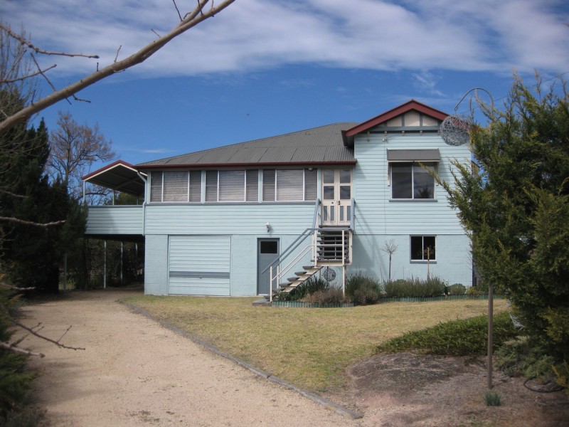 17 Wallangarra Road, Stanthorpe QLD 4380