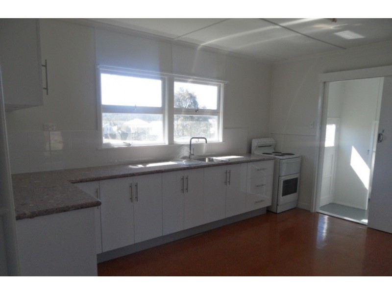 18 Pierpoint St, Stanthorpe QLD 4380