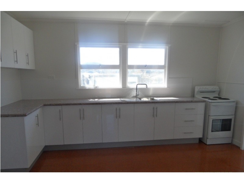 18 Pierpoint St, Stanthorpe QLD 4380