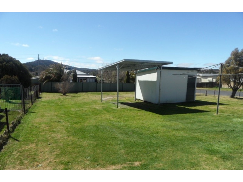 18 Pierpoint St, Stanthorpe QLD 4380
