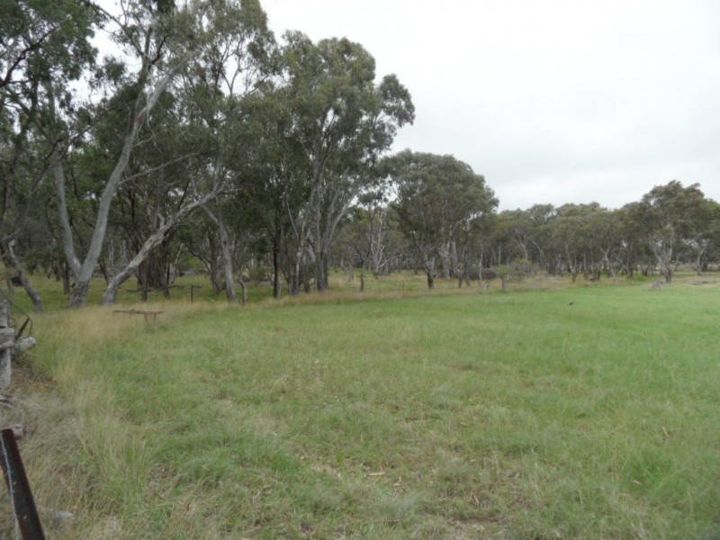 27391 New England Hwy, Glen Aplin QLD 4381