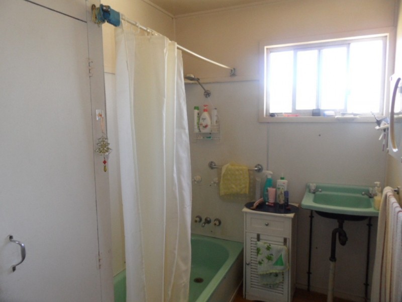 27391 New England Hwy, Glen Aplin QLD 4381