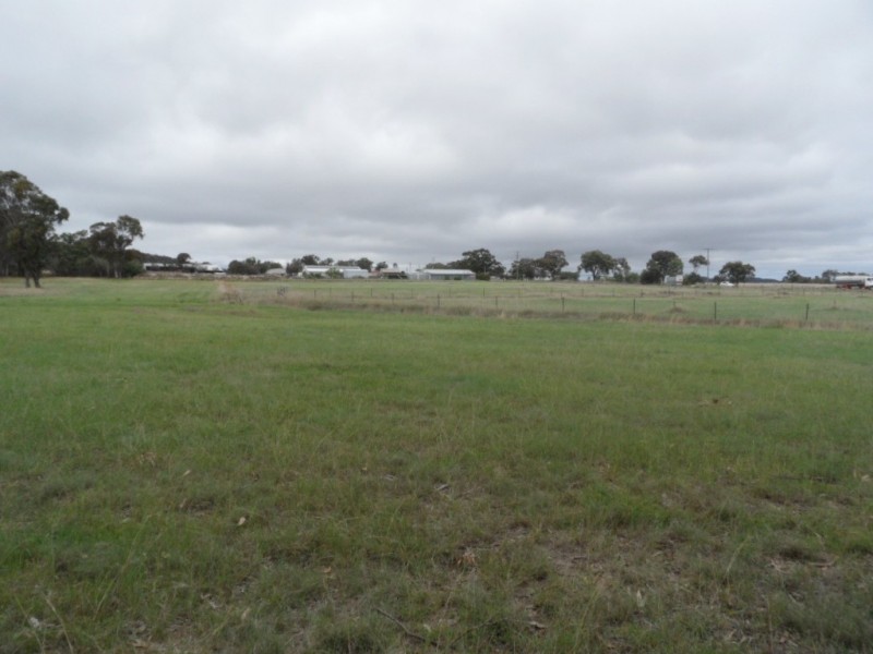 27391 New England Hwy, Glen Aplin QLD 4381