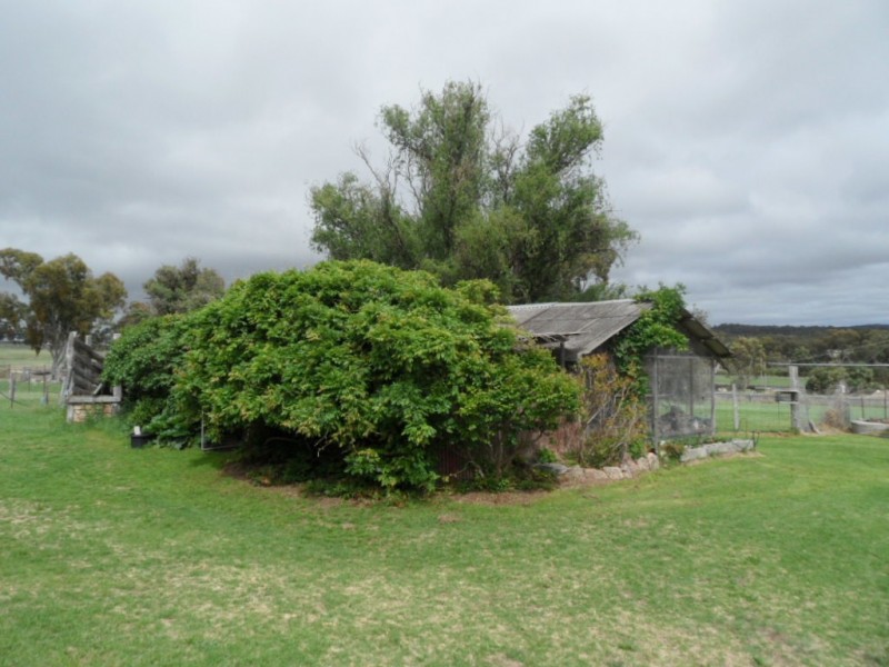 27391 New England Hwy, Glen Aplin QLD 4381