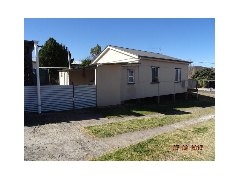 44 Denham St, Stanthorpe QLD 4380