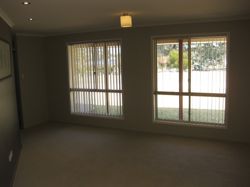 40 Melaleuca Cres, Stanthorpe QLD 4380