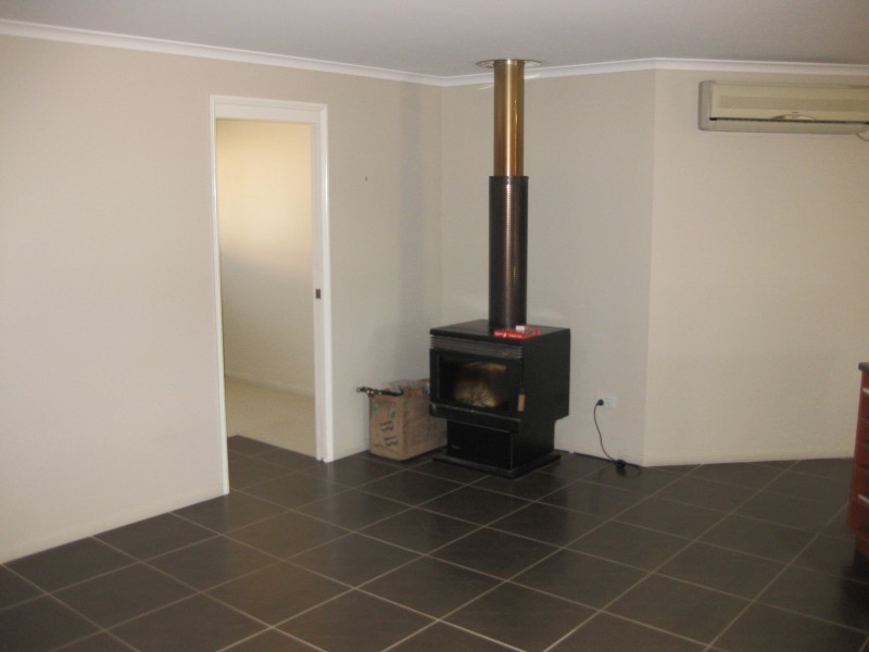 40 Melaleuca Cres, Stanthorpe QLD 4380