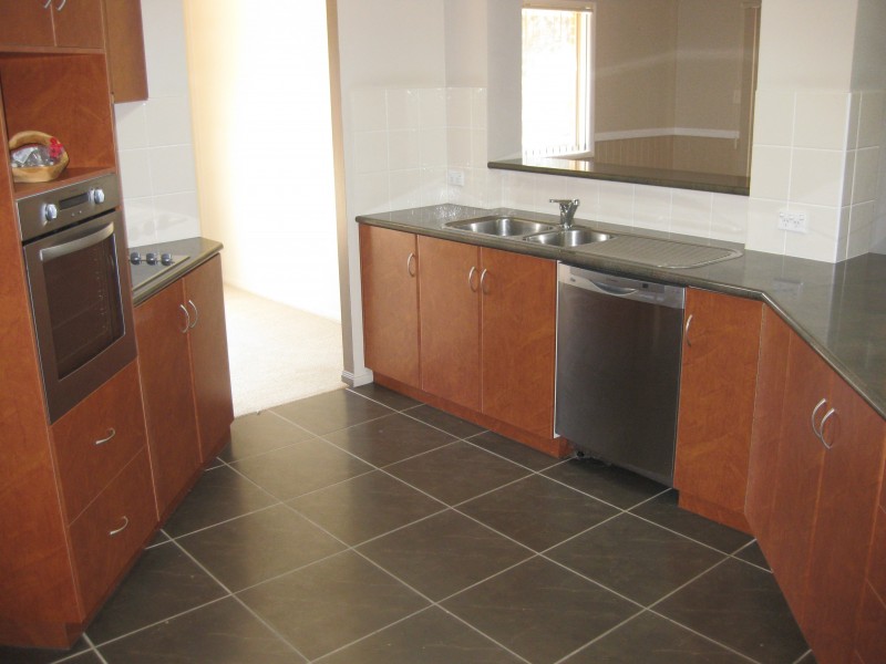 40 Melaleuca Cres, Stanthorpe QLD 4380