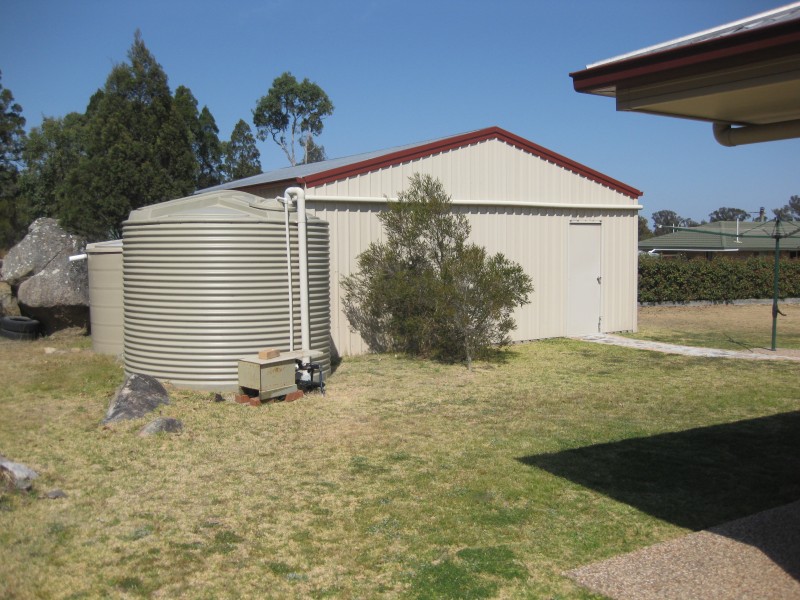40 Melaleuca Cres, Stanthorpe QLD 4380