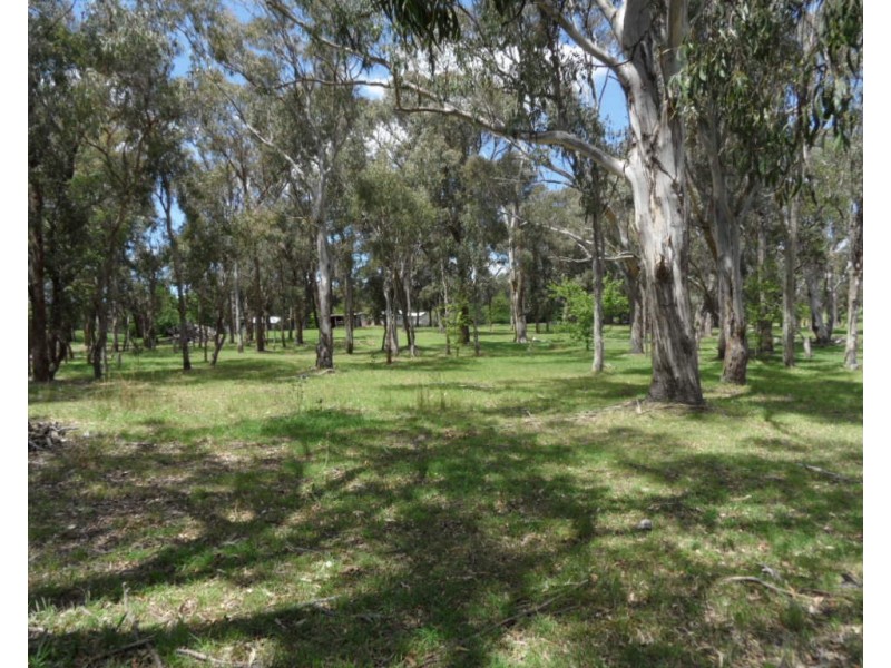 933 Mount Tully Rd, Mount Tully QLD 4380