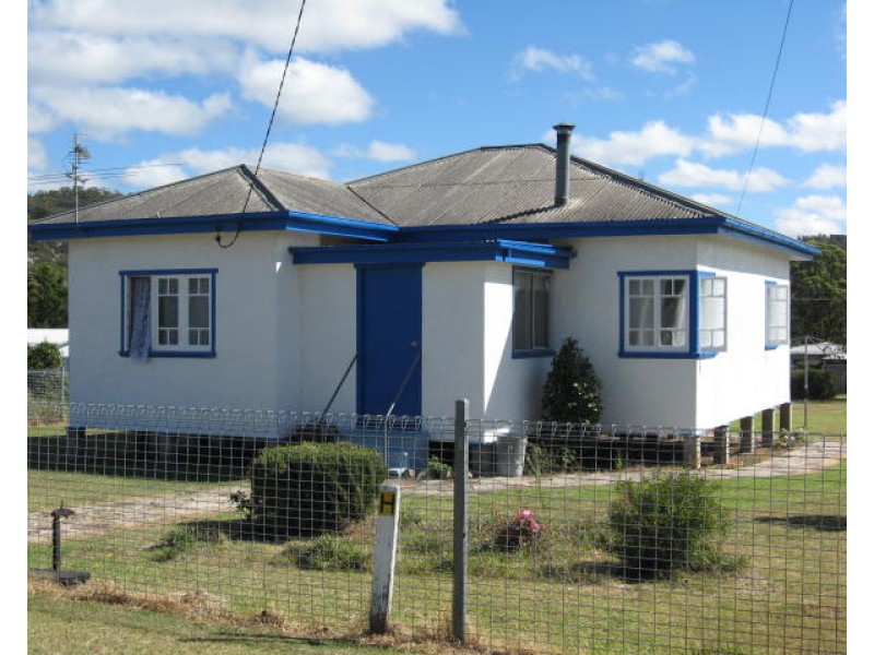 98 Lock Street, Stanthorpe QLD 4380