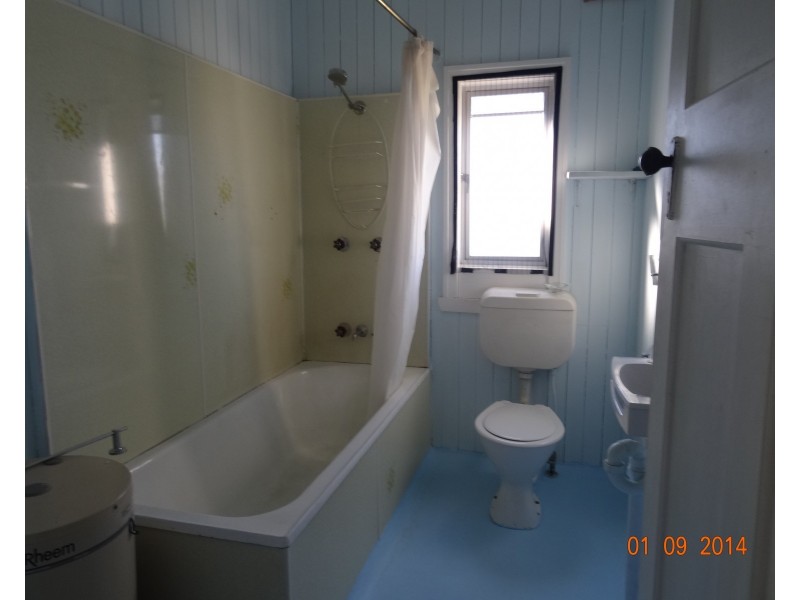 98 Lock Street, Stanthorpe QLD 4380